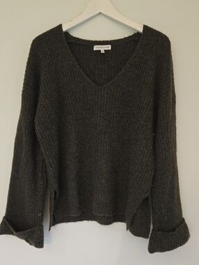 Heartloom Dark Green Ribbed V-Neck Pullover Sweater